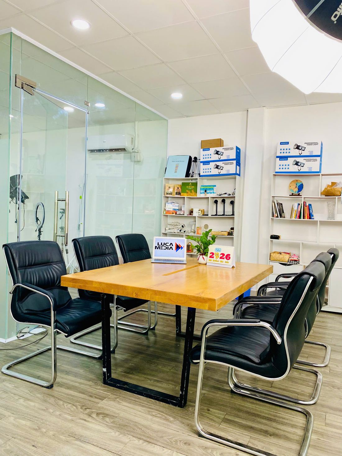 Studio Room — không gian họp nhóm